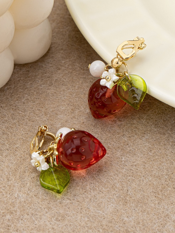 Leuke aardbeienfruit oormanche - Ear Cuff No Piercing recensie en prijs